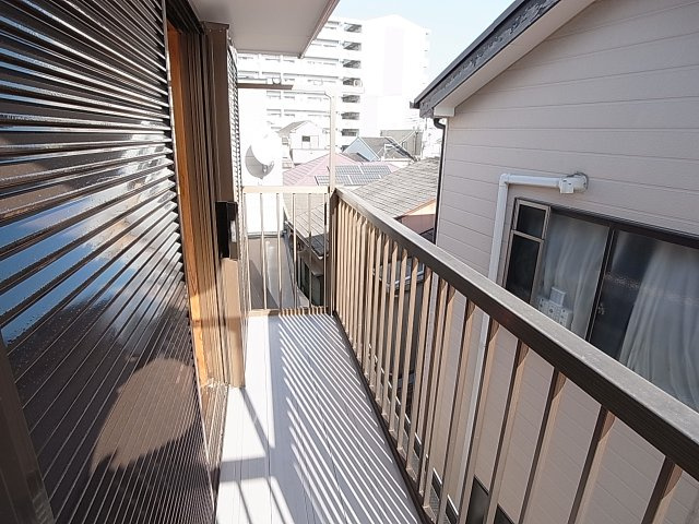 若松町1丁目貸家のバルコニー|日当たりの良いバルコニー