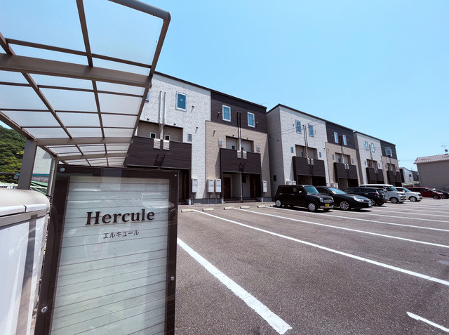 エルキュールB棟の駐車場