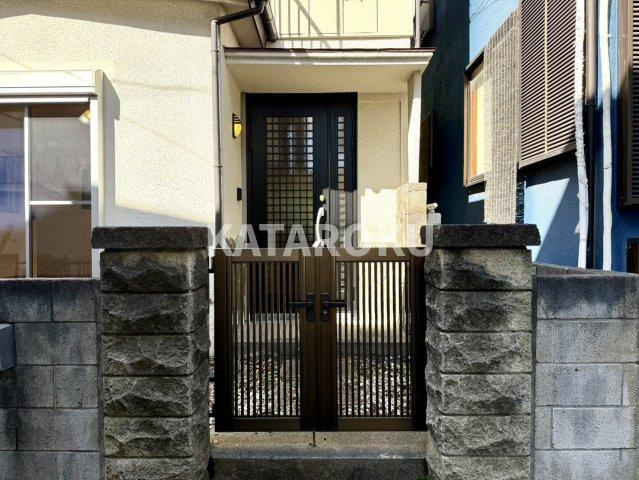 新座市野寺3丁目中古戸建のエントランス|建物の内部です