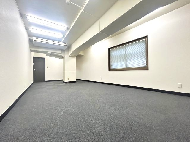 友野本社ビル　703の内装