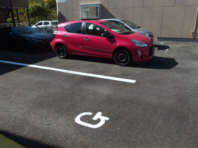 プロニティ杉山Ⅱの駐車場