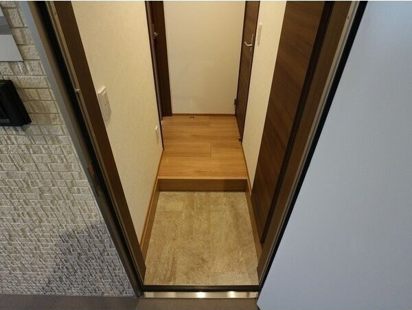 Grandtic Residence堀田の玄関