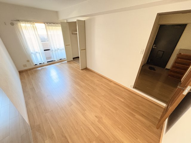 ヴェルナール学園前D棟のバルコニー