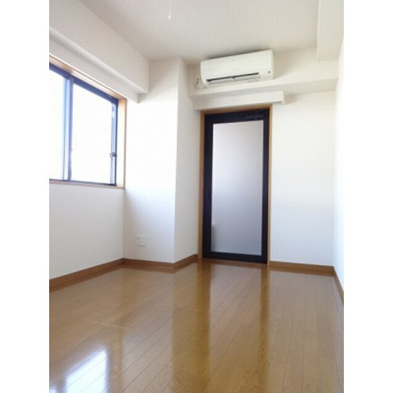 小宮ビルの居間・リビング|角部屋