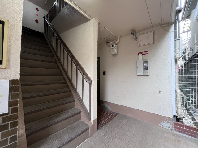 宇都宮ハイツのエントランス