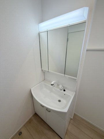 大門第5　1号棟の独立洗面台