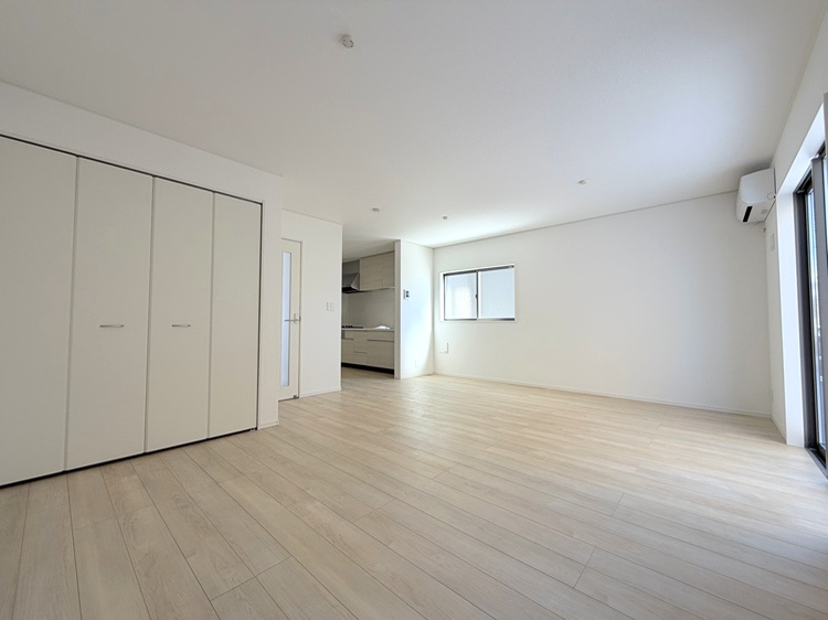 大門第5　1号棟の居間・リビング