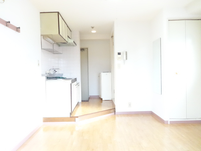 パウゼ河内長野駅前の居間・リビング|同物件別部屋イメージ写真