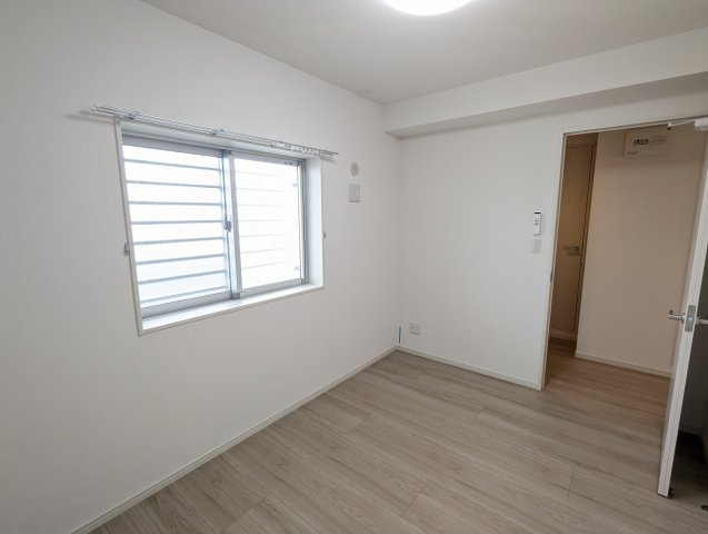 南城市大里字大城のアパートの洋室