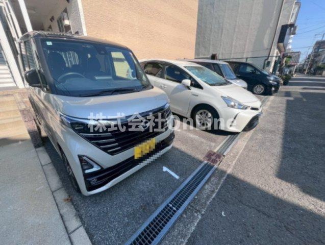 レオパレストーエイの駐車場
