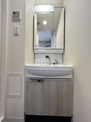 【独立洗面台】 | ララプレイス大阪新町ヴェレ | ララプレイス大阪新町ヴェレ　独立洗面台