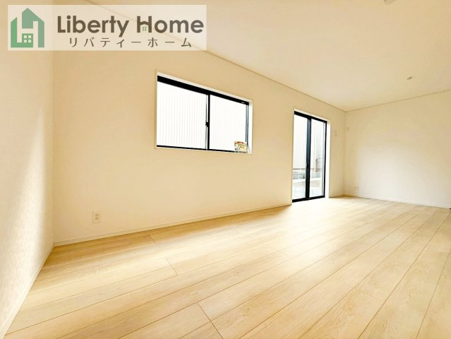 常総市水海道天満町第3　新築戸建　2号棟の前面道路含む現地写真