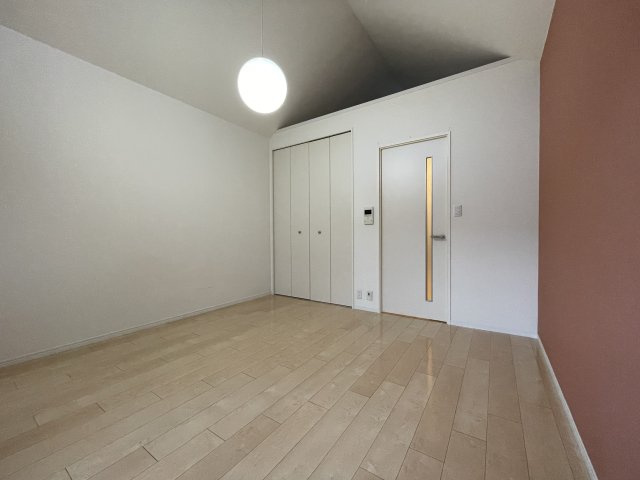 エマーレ永山の居間・リビング