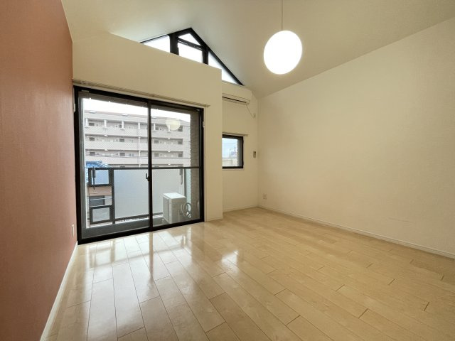 エマーレ永山の洋室