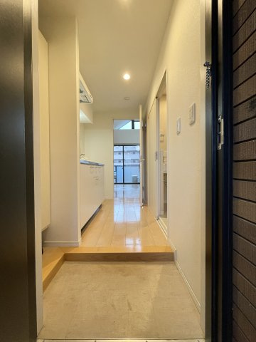 エマーレ永山の玄関