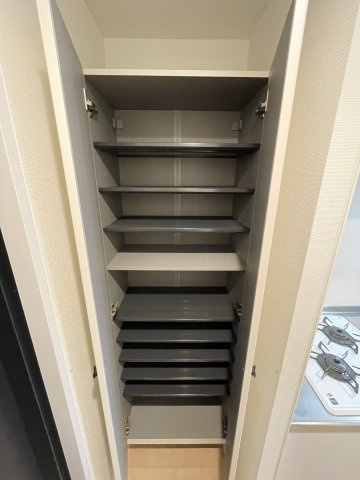 エマーレ永山の収納