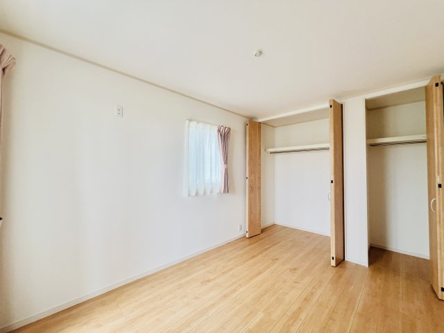 太田市東別所町の洋室|お子様の一人部屋デビューにも最適♪