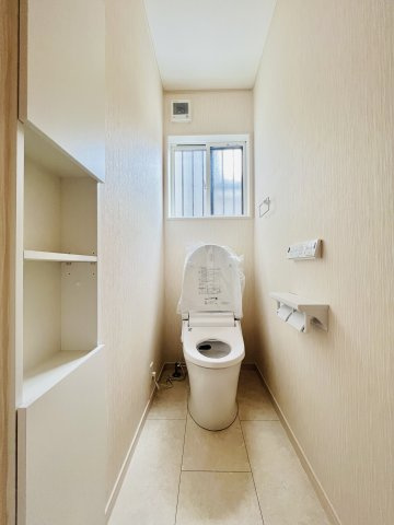 太田市東別所町のトイレ|便利な壁収納付きトイレ◎
