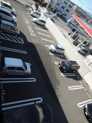 【駐車場】 | ノーブル古瀬 | 駐車場があるので、車を買う予定の方も安心です