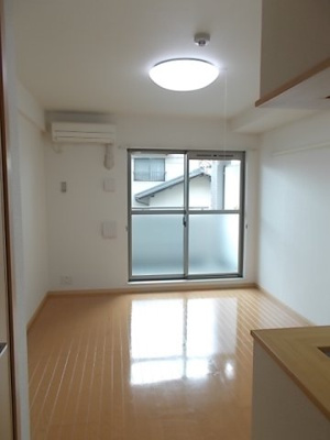 【居間・リビング】 | ノーブル古瀬 | ゆったりとしたリビングです