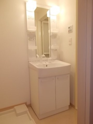 【洗面所】 | ノーブル古瀬 | 明るい洗面所です
