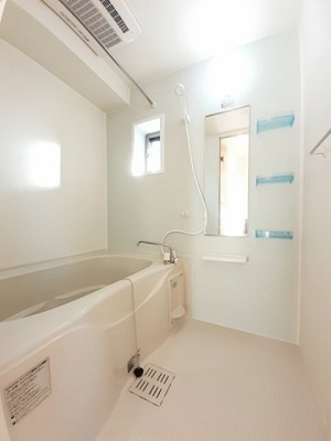 【浴室】 | エンブレイス．ＫⅢ | きれいなお風呂です