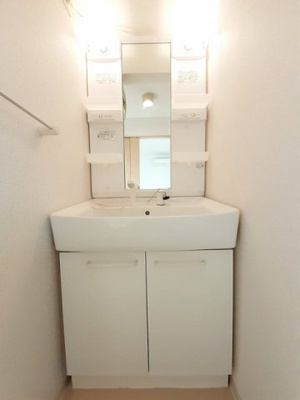 【洗面所】 | エンブレイス．ＫⅢ | 広い洗面スペース