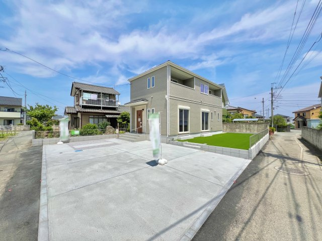 高崎市江木町の前面道路含む現地写真|駐車スペース4台可能◎