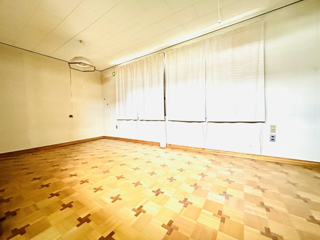 伊勢崎市今泉町の洋室|日当たり良好な２階の洋室