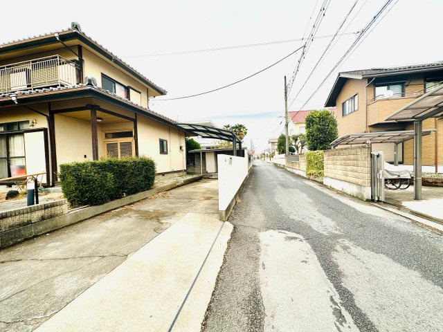 伊勢崎市今泉町の前面道路含む現地写真|２台駐車可能♪交通量も少ないので、駐車も楽々♪