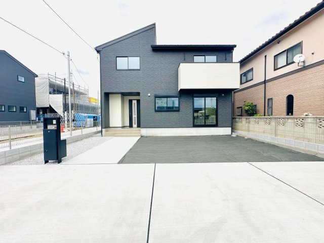 伊勢崎市寿町の外観|駐車スペースを確保しながらもBBQや家庭菜園なども出来ちゃいます(^^♪