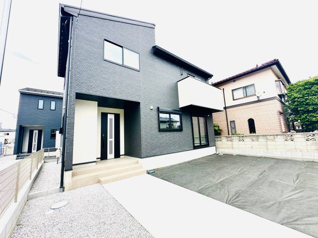 伊勢崎市寿町の外観|駐車スペース3台可能(^^)/