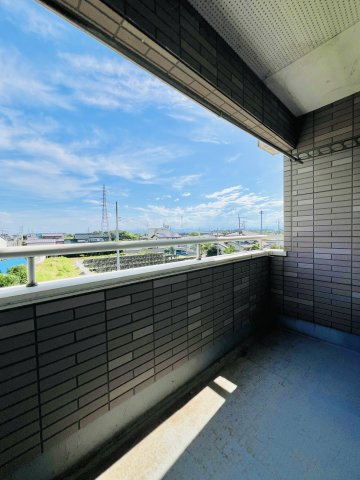 伊勢崎市美茂呂町のバルコニー|プライベート空間も確保できるバルコニー♪