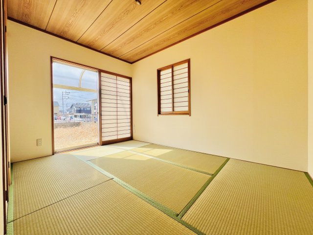 伊勢崎市韮塚町の和室|6帖の和室は、作業スペースや客間としても♪