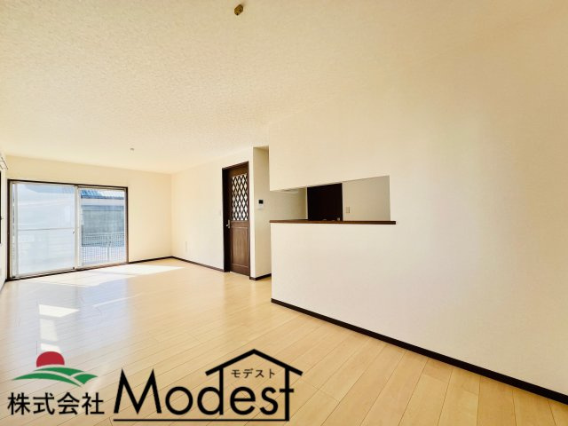 伊勢崎市韮塚町の居間・リビング|日当たりも良く、明るく開放的なLDK♪