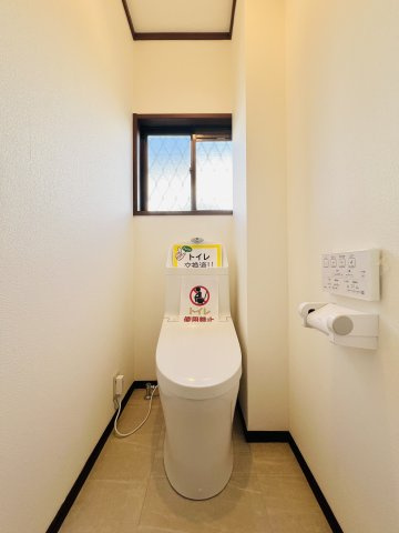 前橋市亀里町のトイレ|１F・２F　トイレ交換済！