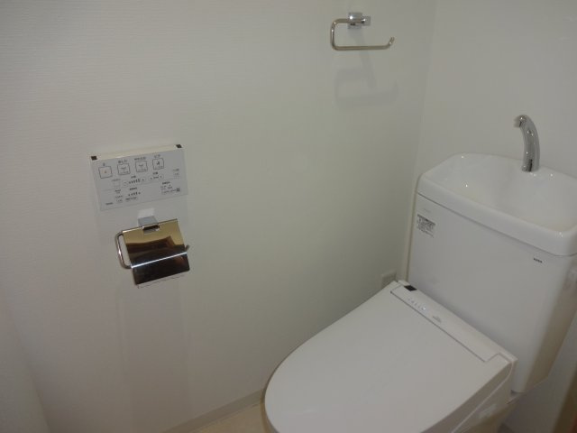 ライオンズマンション近代美術館前のトイレ