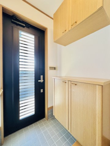 前橋市粕川町込皆戸の玄関|広々とした玄関スペースは着脱も楽々(*^^*)