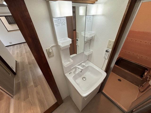 福田5丁目貸家の独立洗面台