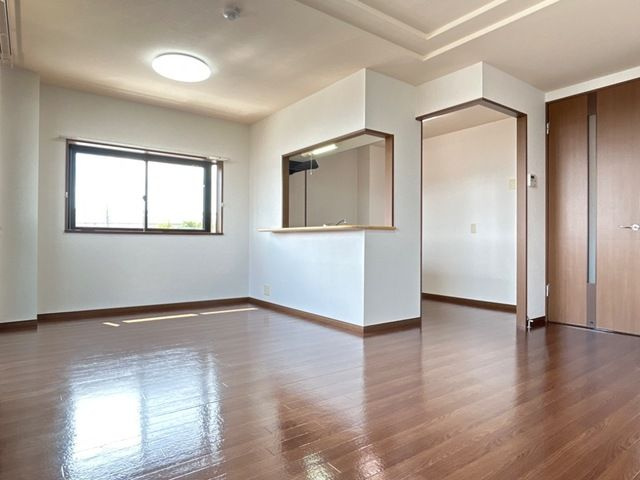 ウイング清水山の居間・リビング