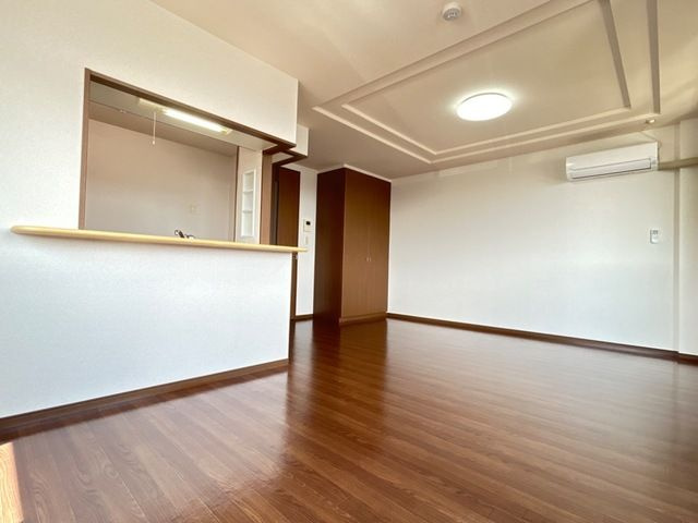 ウイング清水山の居間・リビング