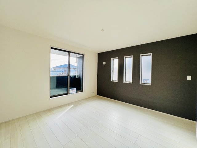 太田茂木町の洋室|ゆったりとした広さを確保した8帖の主寝室。
２WIC付きでお部屋もスッキリと♪