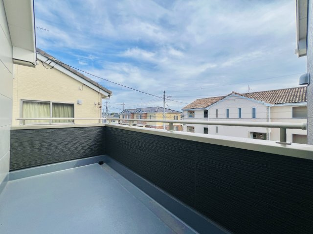 太田茂木町のバルコニー|ダブルバルコニーでプライベート空間も確保♪