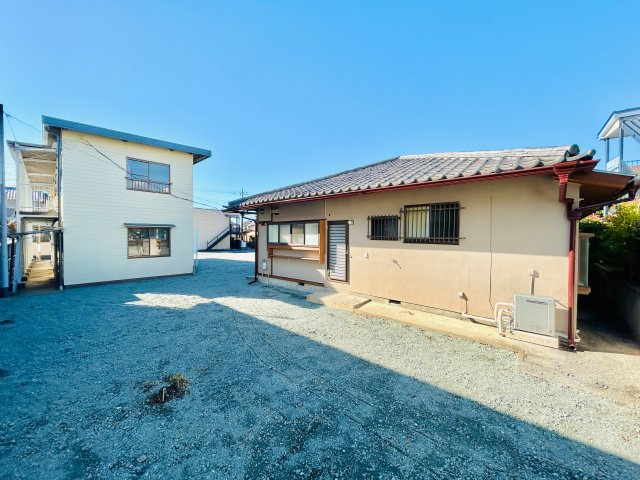 桐生市天神町の庭|駐車スペース5台確保しながら、南側のお庭で家庭菜園も実現♪