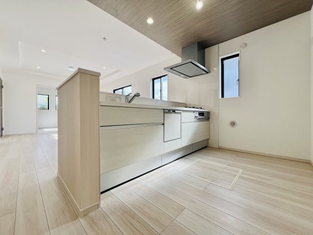 渋川市八木原のキッチン|作業スペースも広く、お料理も快適にできるキッチン♪