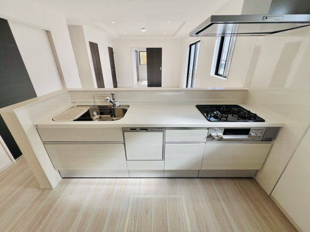 渋川市八木原のキッチン|ご家族との会話も弾む対面キッチン♪