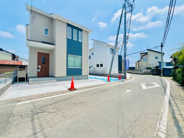 高崎新町の前面道路含む現地写真|閑静な住宅地♪