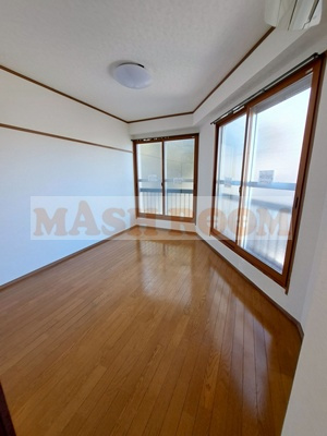 半沢ビルのバルコニー