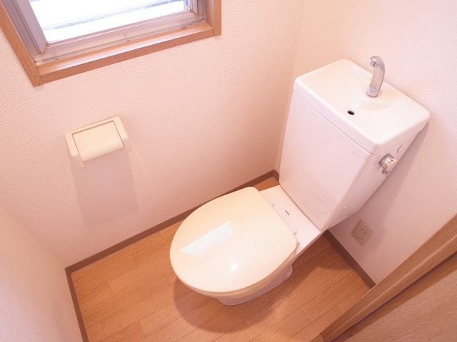 ホリデンハイツ西新のトイレ