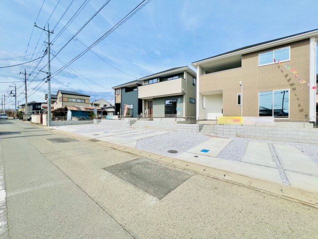 高崎市倉賀野町の前面道路含む現地写真|車の通りも少なく駐車も楽々♪